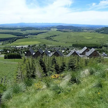 Lama-Gite-Des-Puys T3 Lamado Vue Epoustouflante Sud Avec Grande Terrasse Super Besse Buitenkant foto